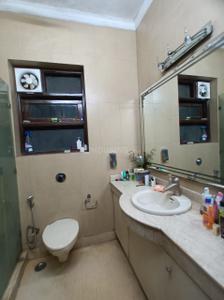 Bathroom Image of 941 Sq.ft 2 BHK Apartment / Flat for rent in RWA Lajpat Nagar 4 Colonies, Lajpat Nagar New Delhi for Rs. 61500