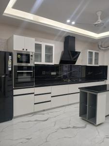 Kitchen Image of 3500 Sq.ft 4 BHK Builder Floor for rent in Sector 46 Gurgaon for Rs. 100000