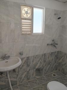 Bathroom Image of 900 Sq.ft 2 BHK Apartment / Flat for rent in LDA Sopan Enclave Phase II, Khadra Lucknow for Rs. 14000