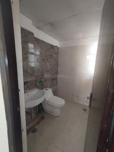 Bathroom Image of 1315 Sq.ft 3 BHK Apartment / Flat for sale in MR Officer City 2 Phase 2, Raj Nagar Extension Ghaziabad for Rs. 9000000
