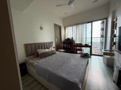 Bedroom Image of 1000 Sq.ft 2 BHK Apartment / Flat for rent in Rustomjee Paramount, Santacruz West Mumbai for Rs. 250000