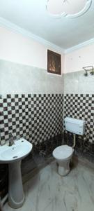 Bathroom Image of 630 Sq.ft 2 BHK Builder Floor for sale in Shahdara New Delhi for Rs. 4500000