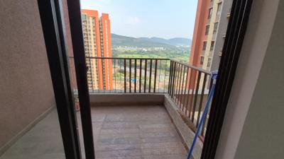 Image of 1032 Sq.ft 2 BHK Apartment / Flat for rent in Shapoorji Pallonji Joyville Sensorium, Maan, Pune for Rs. 26000