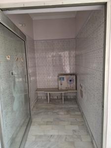 Bathroom Image of 2000 Sq.ft 2.5 BHK Builder Floor for rent in Kamal Nagar Muzaffarnagar for Rs. 18000