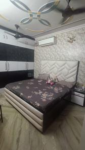 Bedroom Image of 100 Sq.ft 2.5 BHK Builder Floor for rent in Krishna Nagar New Delhi for Rs. 20000