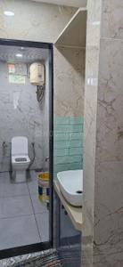 Bathroom Image of 800 Sq.ft 2 BHK Apartment / Flat for rent in Corlim Goa for Rs. 25000