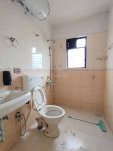 Bathroom Image of 1100 Sq.ft 2 BHK Apartment / Flat for rent in Dorabjee Enclave, Kondhwa Pune for Rs. 28000