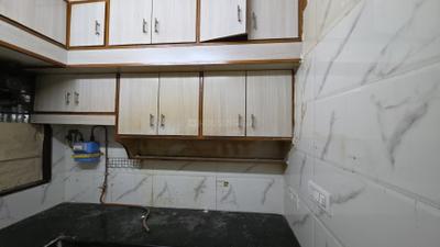 Kitchen Image of 700 Sq.ft 2 BHK Apartment / Flat for rent in Pitampura New Delhi for Rs. 26000