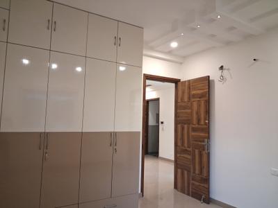Bedroom Image of 1800 Sq.ft 3 BHK Builder Floor for sale in Paschim Vihar New Delhi for Rs. 40000000