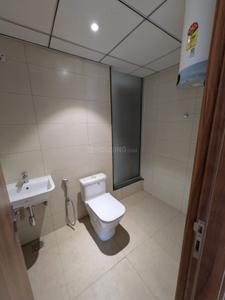 Bathroom Image of 650 Sq.ft 2 BHK Apartment / Flat for rent in Godrej The Suites, Jaypee Greens Greater Noida for Rs. 37000