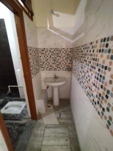 Bathroom Image of 1200 Sq.ft 2 BHK Builder Floor for rent in Aliganj Lucknow for Rs. 13900