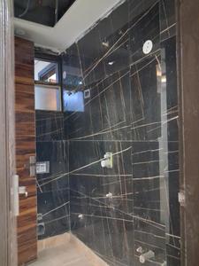 Common Bathroom Image of 1950 Sq.ft 4.5 BHK Apartment / Flat for sale in JMD Siddhi Vinayak, Sector 73 Noida for Rs. 8500000