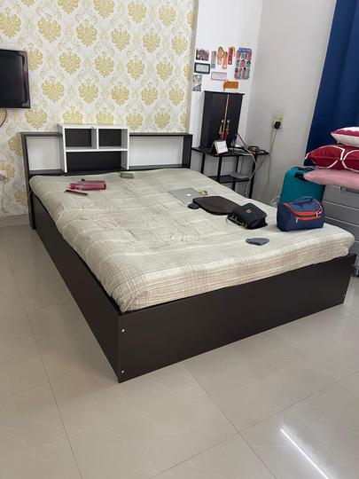 Metro tower Amanora Bedroom 1