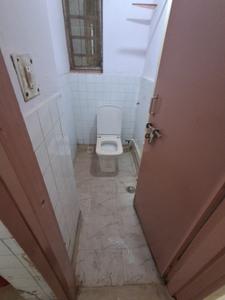 Bathroom Image of 950 Sq.ft 2 BHK Apartment / Flat for sale in Arunodaya apartment, Vikaspuri New Delhi for Rs. 11000000