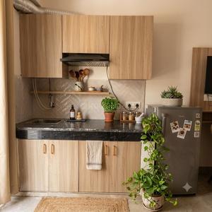 Kitchen Image of 900 Sq.ft 1 RK Apartment / Flat for rent in Sector 51 Gurgaon for Rs. 30000
