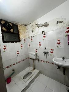 Bathroom Image of 1700 Sq.ft 4 BHK Apartment / Flat for sale in Shyam Nagar Kanpur for Rs. 6499999