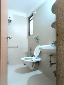 Common Bathroom Image of 903 Sq.ft 2.5 BHK Apartment / Flat for sale in Kasarvadavali Thane for Rs. 9950000