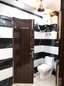 Common Bathroom One Image of 2200 Sq.ft 4 BHK Apartment / Flat for sale in CGHS Guru Apartments, Sector 6 Dwarka New Delhi for Rs. 36300000