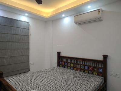 Bedroom Image of 1800 Sq.ft 4 BHK Builder Floor for sale in Freedom Fighters Enclave New Delhi for Rs. 18000000