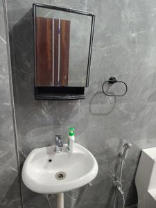 Bathroom Image of 800 Sq.ft 1 BHK Independent House for rent in Mainpura Patna for Rs. 15000