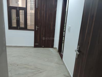Bedroom Image of 1400 Sq.ft 3 BHK Builder Floor for rent in Preet Vihar New Delhi for Rs. 35000