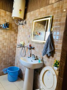 Bathroom Image of 2650 Sq.ft 3 BHK Builder Floor for rent in Sector 33 Chandigarh for Rs. 78000