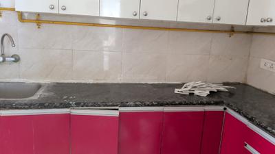 Kitchen Image of 1350 Sq.ft 2.5 BHK Apartment / Flat for rent in Rani Akriti Shantiniketan, Sector 143B Noida for Rs. 32000