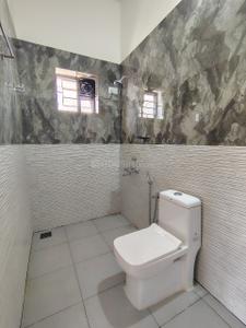 Bathroom Image of 2000 Sq.ft 4 BHK Independent House for sale in Derebail Mangalore for Rs. 15000000