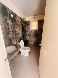 Bathroom Image of 1995 Sq.ft 3.5 BHK Apartment / Flat for rent in Rishita Celebrity Greens Phase 2, Sector A Lucknow for Rs. 32000