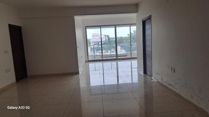 Om Sree Signet Main Image 1