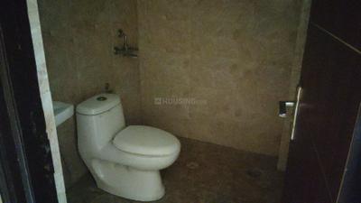 Bathroom Image of 490 Sq.ft 1 BHK Studio for rent in Supertech Czar Suites, Omicron I Greater Noida for Rs. 17000