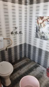 Bathroom Image of 700 Sq.ft 2.5 BHK Builder Floor for rent in Rama Mandi Jalandhar for Rs. 14000