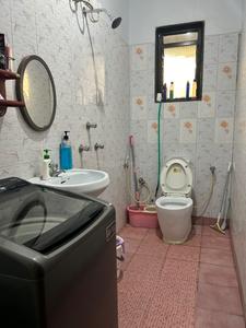 Bathroom Image of 800 Sq.ft 2 BHK Apartment / Flat for sale in Calangute Goa for Rs. 10000000