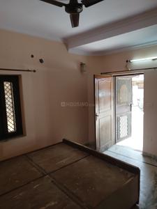 Bedroom Image of 600 Sq.ft 1.5 BHK Builder Floor for sale in Dilshad Garden New Delhi for Rs. 6500000