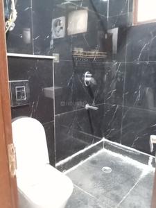 Bathroom Image of 1150 Sq.ft 3 BHK Builder Floor for rent in Arjun Nagar New Delhi for Rs. 50000