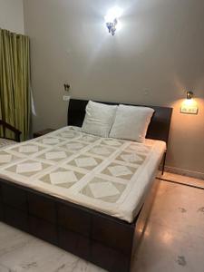 Bedroom Image of 3200 Sq.ft 3 BHK Builder Floor for rent in Sector 36 Chandigarh for Rs. 80000