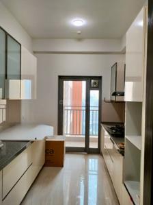 Kitchen Image of 2000 Sq.ft 4 BHK Apartment / Flat for rent in Monte South, Byculla Mumbai for Rs. 299999