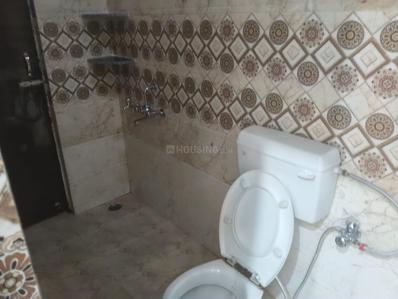 Bathroom Image of 1250 Sq.ft 2 BHK Independent House for rent in Garg Enclave Extension, Indira Nagar Lucknow for Rs. 15000