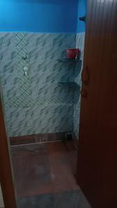 Bathroom Image of 600 Sq.ft 1.5 BHK Apartment / Flat for rent in Dum Dum Kolkata for Rs. 8000