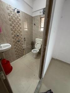 Bathroom Image of 959 Sq.ft 2 BHK Apartment / Flat for rent in Rupayan Su Casa Wood, Narendrapur Kolkata for Rs. 20000