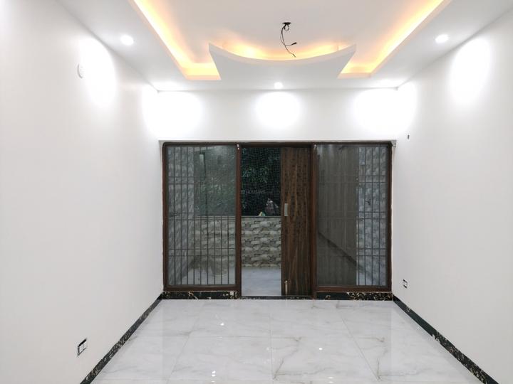 The New Priyadarshani Appartment Living Room 1