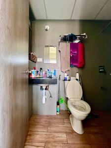 Bathroom Image of 650 Sq.ft 1.5 BHK Apartment / Flat for sale in Kalpataru Paramount, Thane West Thane for Rs. 12700000