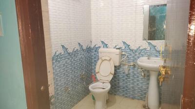 Bathroom Image of 1610 Sq.ft 4 BHK Apartment / Flat for sale in Chinhat Lucknow for Rs. 6700000