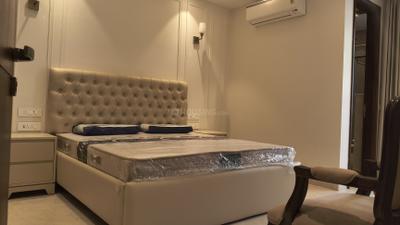 Bedroom Image of 1800 Sq.ft 3 BHK Builder Floor for rent in Green Park New Delhi for Rs. 175000