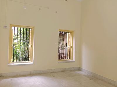 Bedroom One Image of 1200 Sq.ft 2 BHK Independent House for rent in Mominpore Kolkata for Rs. 18000