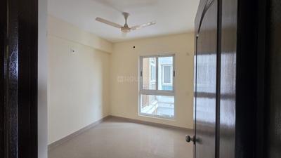 Bedroom Image of 1205 Sq.ft 3 BHK Apartment / Flat for rent in Aditya City Apartments Phase 2, Wave City Ghaziabad for Rs. 20000