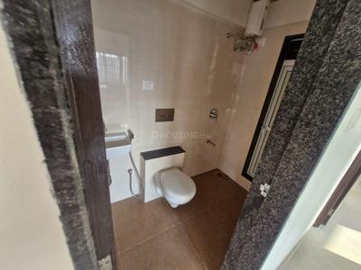 Bathroom Image of 960 Sq.ft 2 BHK Apartment / Flat for rent in Ruparel Skygreens I, Kandivali West Mumbai for Rs. 46000