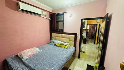 Bedroom Image of 1250 Sq.ft 3 BHK Builder Floor for sale in Palam New Delhi for Rs. 12900000