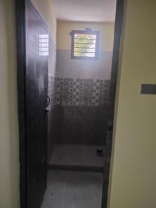 Bathroom Image of 850 Sq.ft 2 BHK Apartment / Flat for rent in Kumbakonam Thanjavur for Rs. 7000