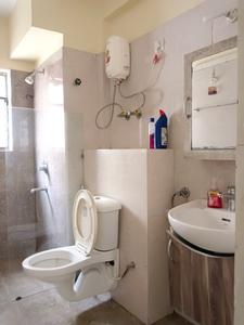 Common Bathroom Image of 1280 Sq.ft 3 BHK Apartment / Flat for rent in Primarc Southwinds, Rajpur Kolkata for Rs. 28000